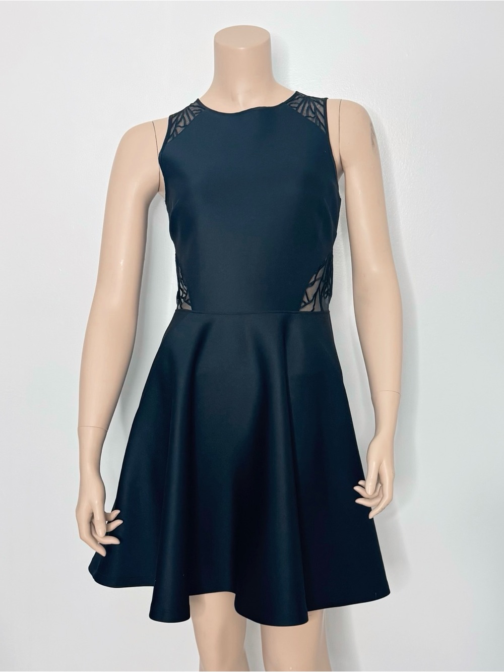 Ted Baker Venma Black Sleeveless Lace Back Zip Skater Dress Size 1